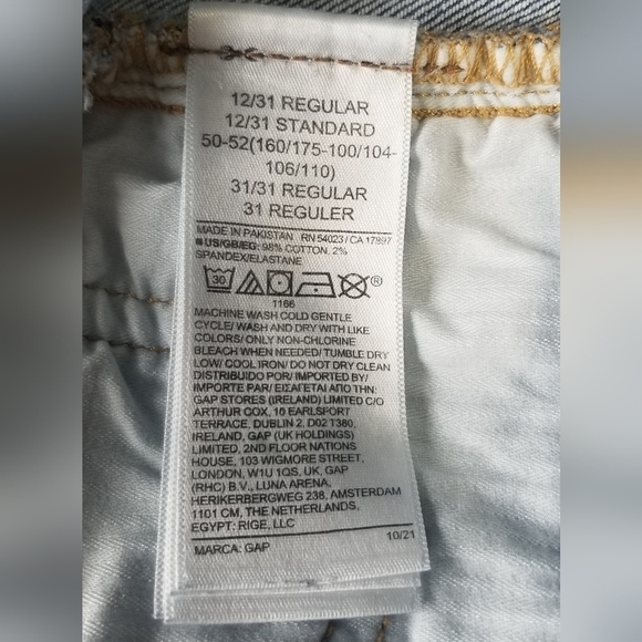 GAP Jean's. High Rise Vintage Flair. Medium Wash. Size Large 12/31R. Inseam: 26" - Picture 6 of 8